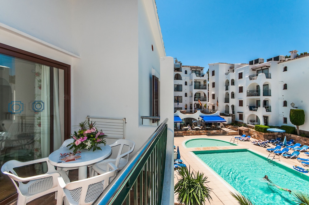 Flipflop Surfing Playa Apartments — Swimming pool in Santa Ponca, Balearic Islands