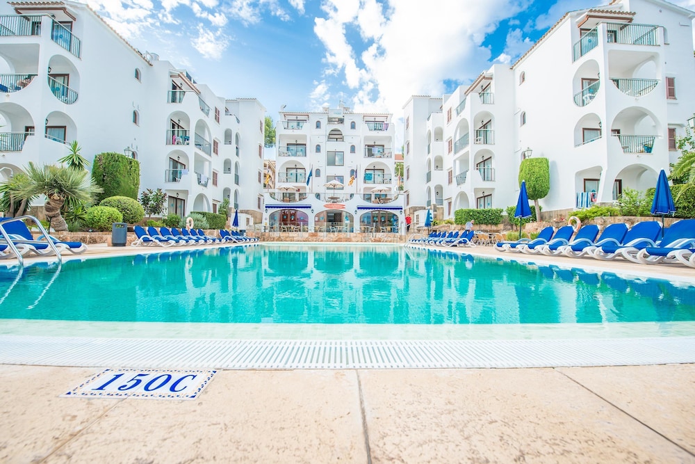 Flipflop Surfing Playa Apartments — Swimming pool in Santa Ponca, Balearic Islands
