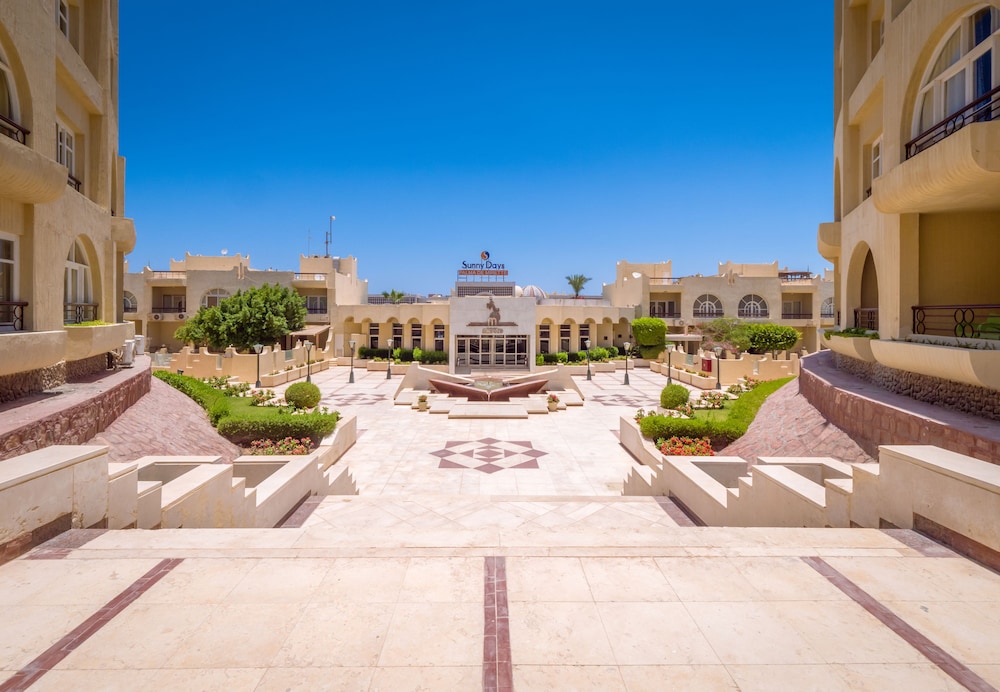 Sunny Days Mirette Family Resort - All inclusive — Hotel building in Hurghada, Red Sea