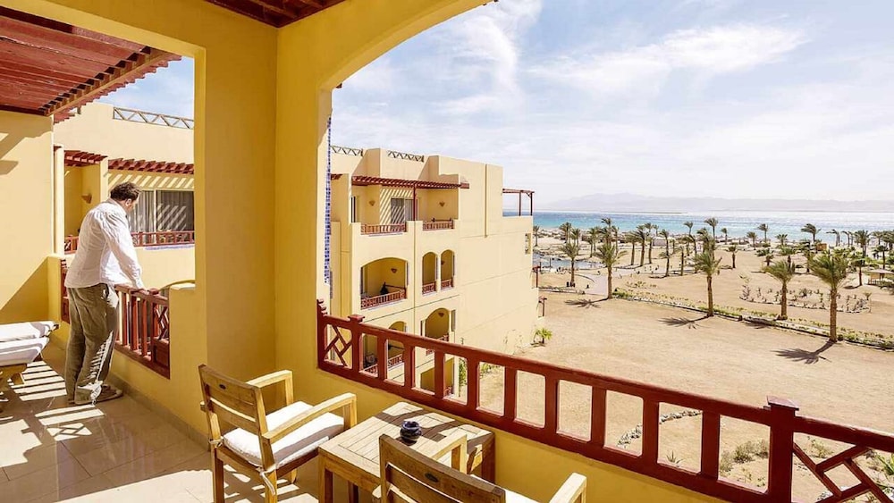 ROBINSON SOMA BAY — Hotel building in Soma Bay, Red Sea