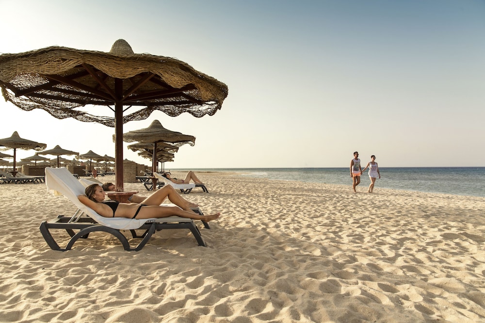 ROBINSON SOMA BAY — Beach in Soma Bay, Red Sea