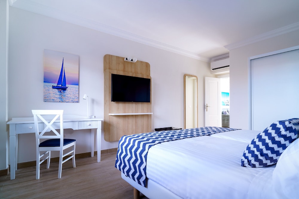 Hotel Cordial Marina Blanca — Hotel rooms in Playa Blanca, Canary Islands