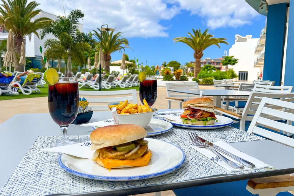 Hotel Cordial Marina Blanca — Restaurant & bars in Playa Blanca, Canary Islands