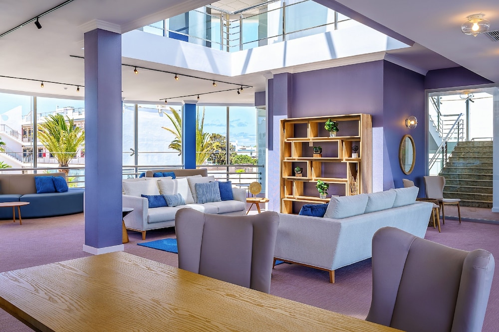 Hotel Cordial Marina Blanca — Hotel building in Playa Blanca, Canary Islands