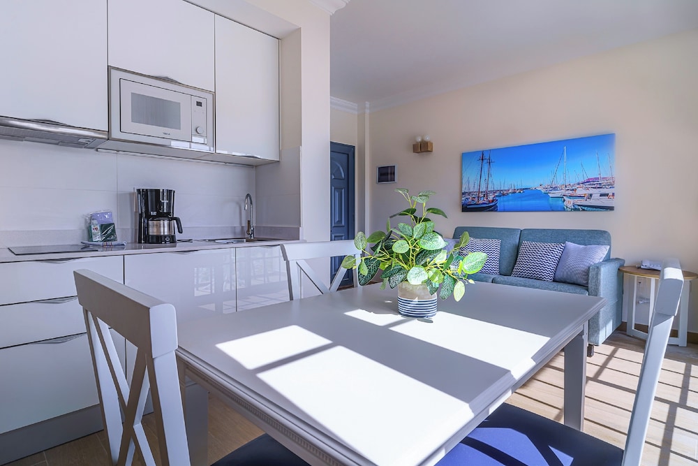 Hotel Cordial Marina Blanca — Hotel rooms in Playa Blanca, Canary Islands