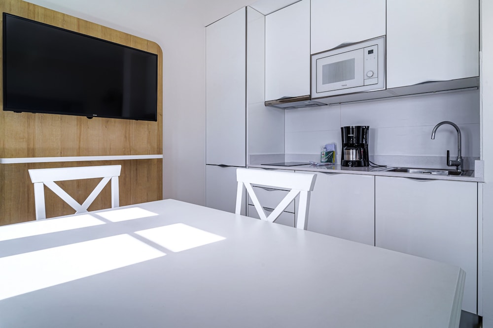 Hotel Cordial Marina Blanca — Hotel rooms in Playa Blanca, Canary Islands