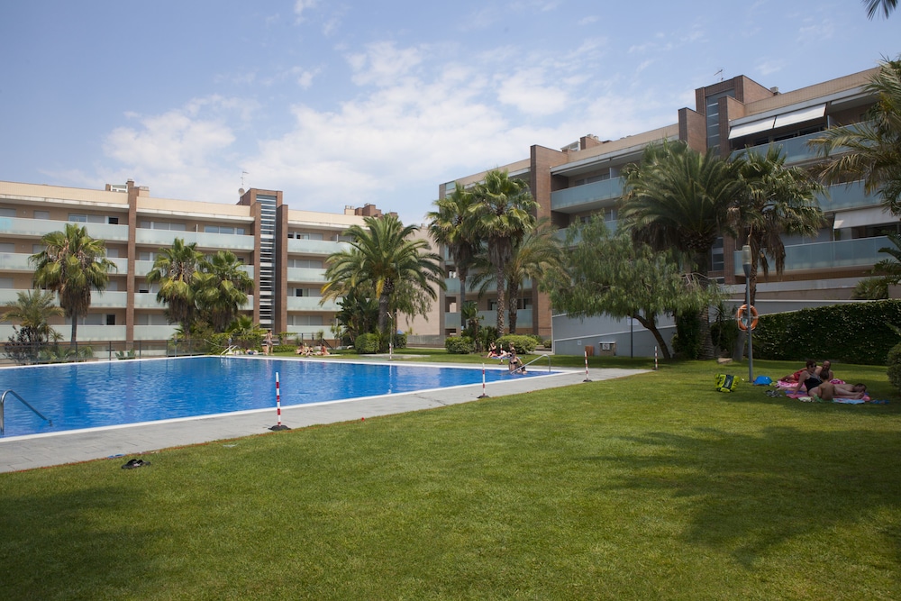 Ibersol Spa Aqquaria — Swimming pool in Salou, Catalonia
