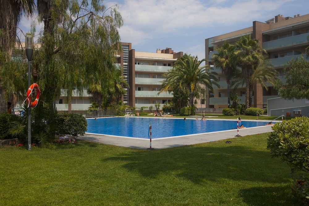 Ibersol Spa Aqquaria — Swimming pool in Salou, Catalonia