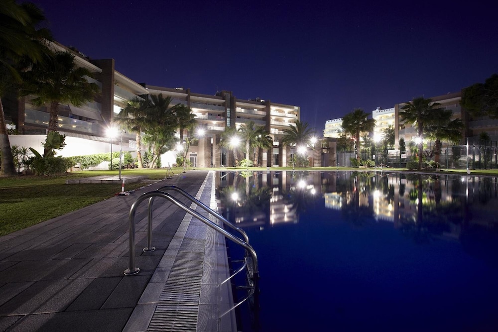 Ibersol Spa Aqquaria — Swimming pool in Salou, Catalonia