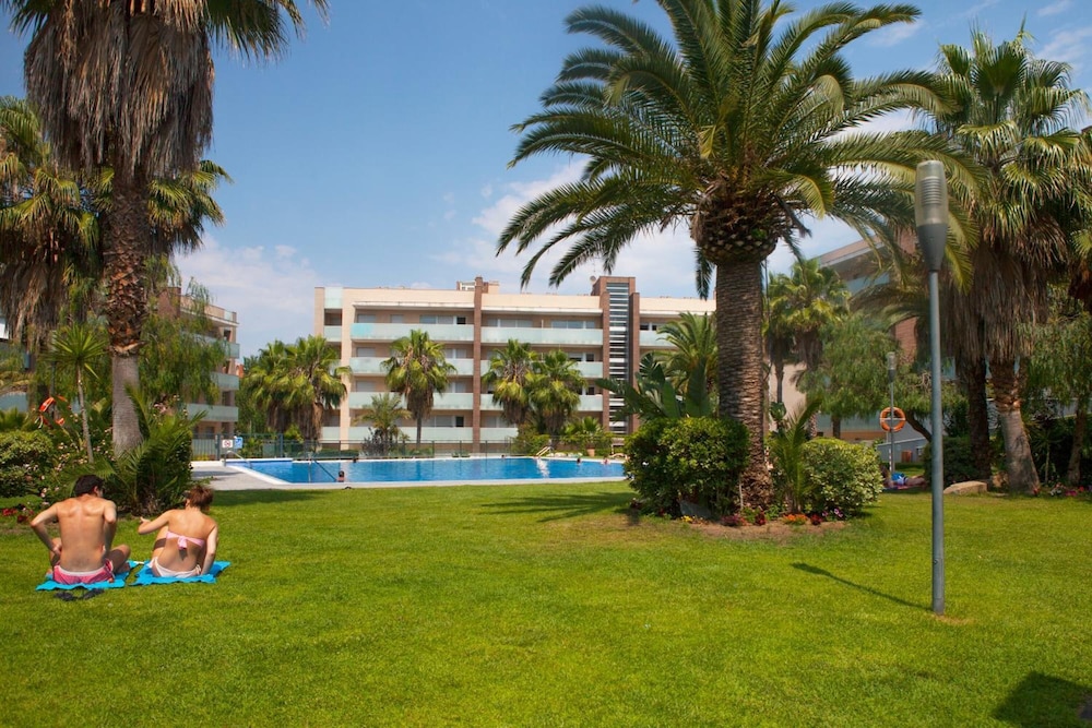 Ibersol Spa Aqquaria — Swimming pool in Salou, Catalonia