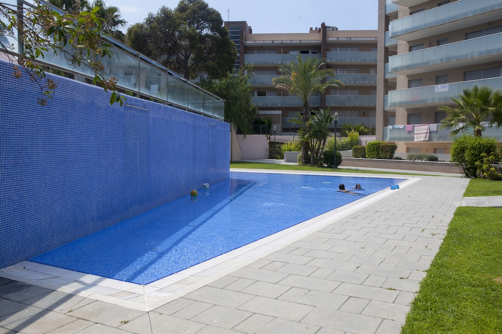 Ibersol Spa Aqquaria — Swimming pool in Salou, Catalonia