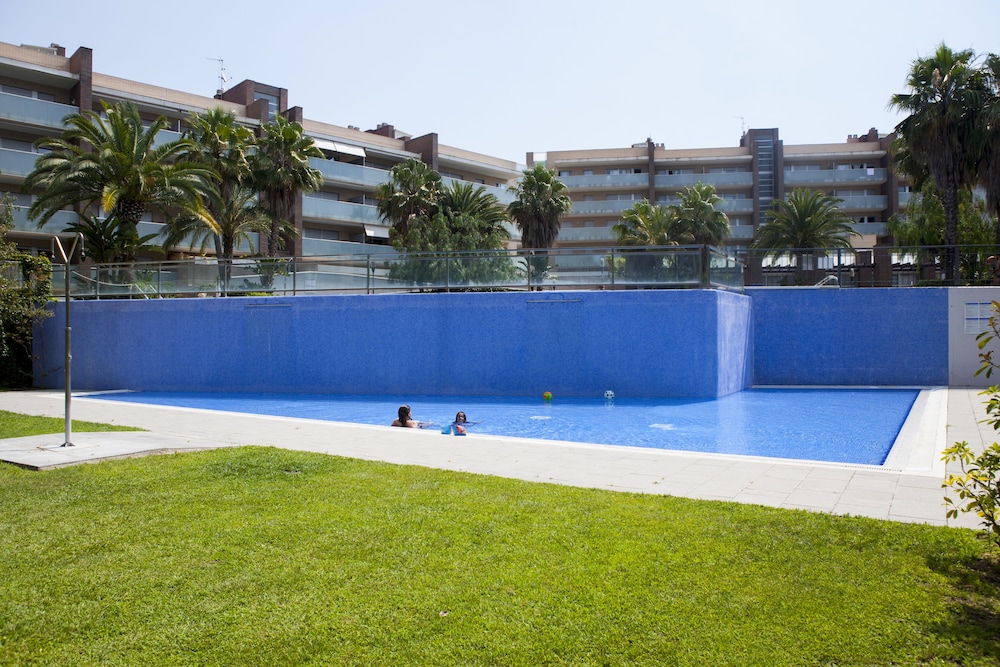 Ibersol Spa Aqquaria — Swimming pool in Salou, Catalonia