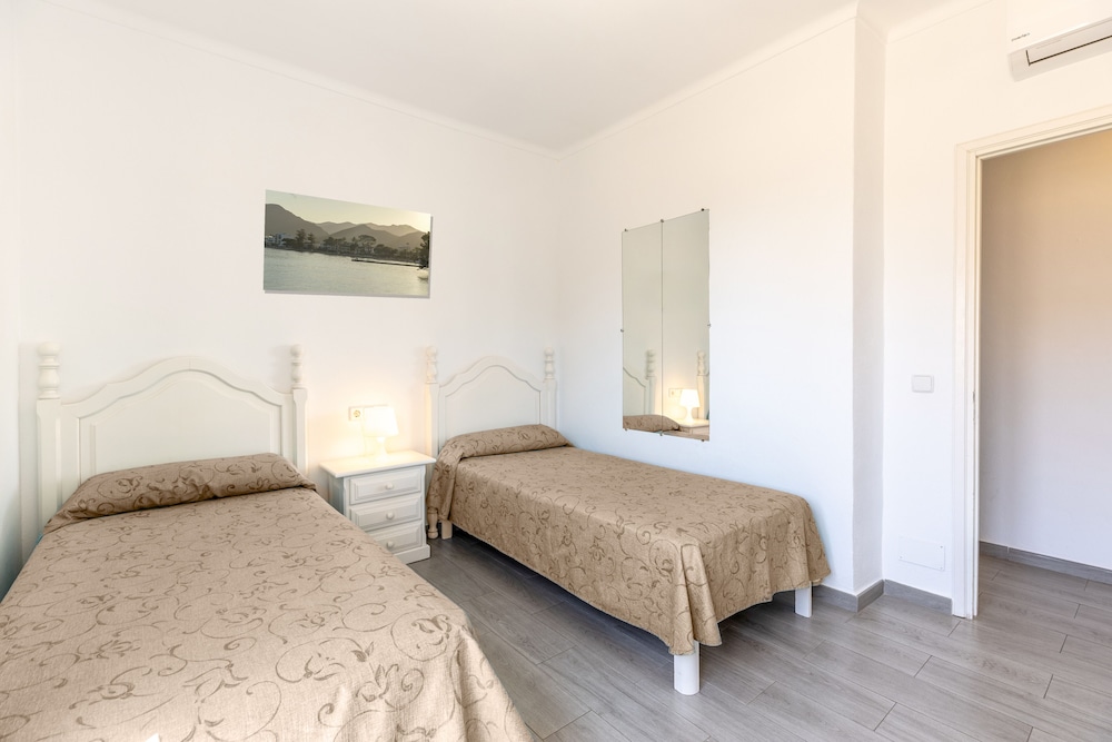 Hoposa Panorama — Hotel rooms in Puerto Pollensa, Balearic Islands