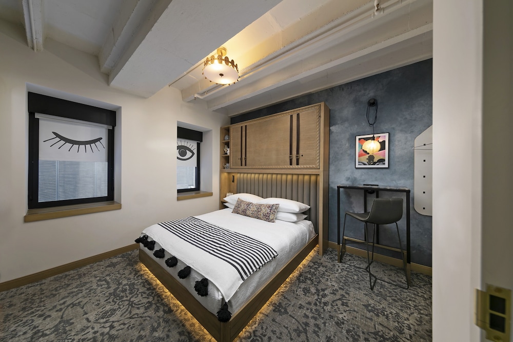 The Wayfarer Downtown LA, Tapestry Collection by Hilton — Hotel rooms in Los Angeles, California