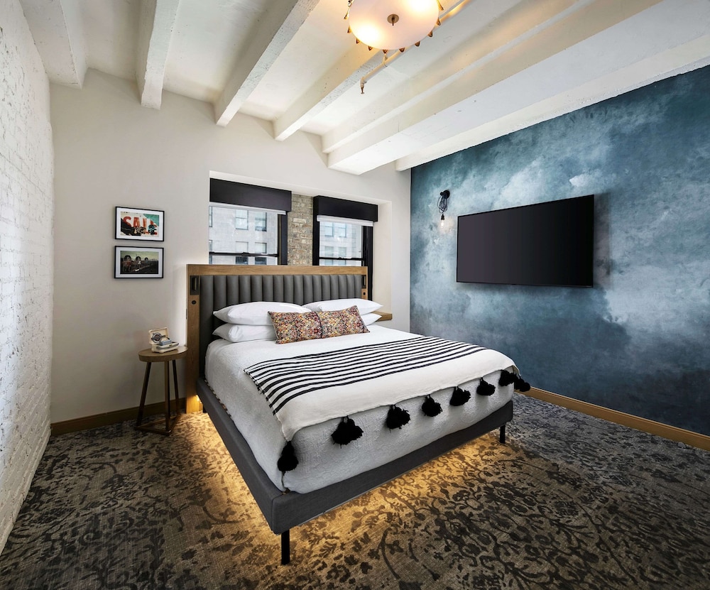 The Wayfarer Downtown LA, Tapestry Collection by Hilton — Hotel rooms in Los Angeles, California