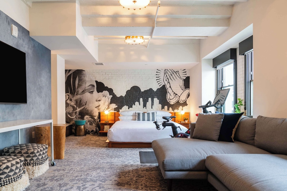 The Wayfarer Downtown LA, Tapestry Collection by Hilton — Hotel rooms in Los Angeles, California
