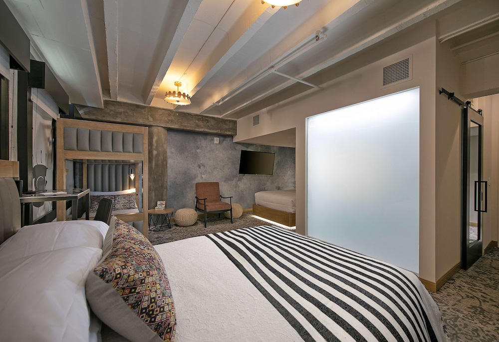 The Wayfarer Downtown LA, Tapestry Collection by Hilton — Hotel rooms in Los Angeles, California