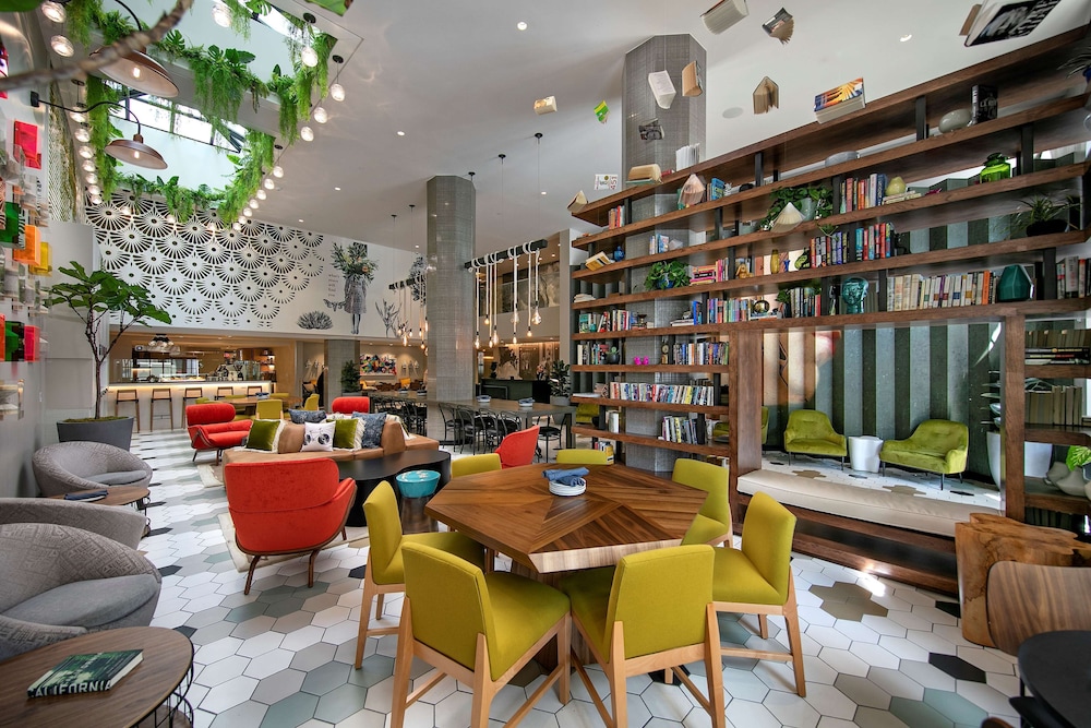 The Wayfarer Downtown LA, Tapestry Collection by Hilton — Restaurant & bars in Los Angeles, California