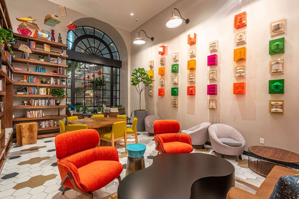 The Wayfarer Downtown LA, Tapestry Collection by Hilton — Restaurant & bars in Los Angeles, California