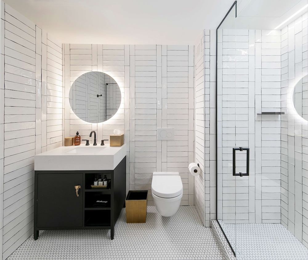 The Wayfarer Downtown LA, Tapestry Collection by Hilton — Hotel rooms in Los Angeles, California