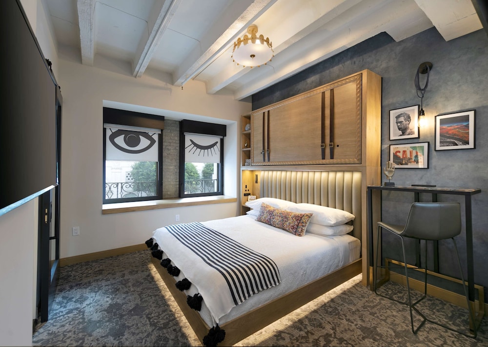 The Wayfarer Downtown LA, Tapestry Collection by Hilton — Hotel rooms in Los Angeles, California