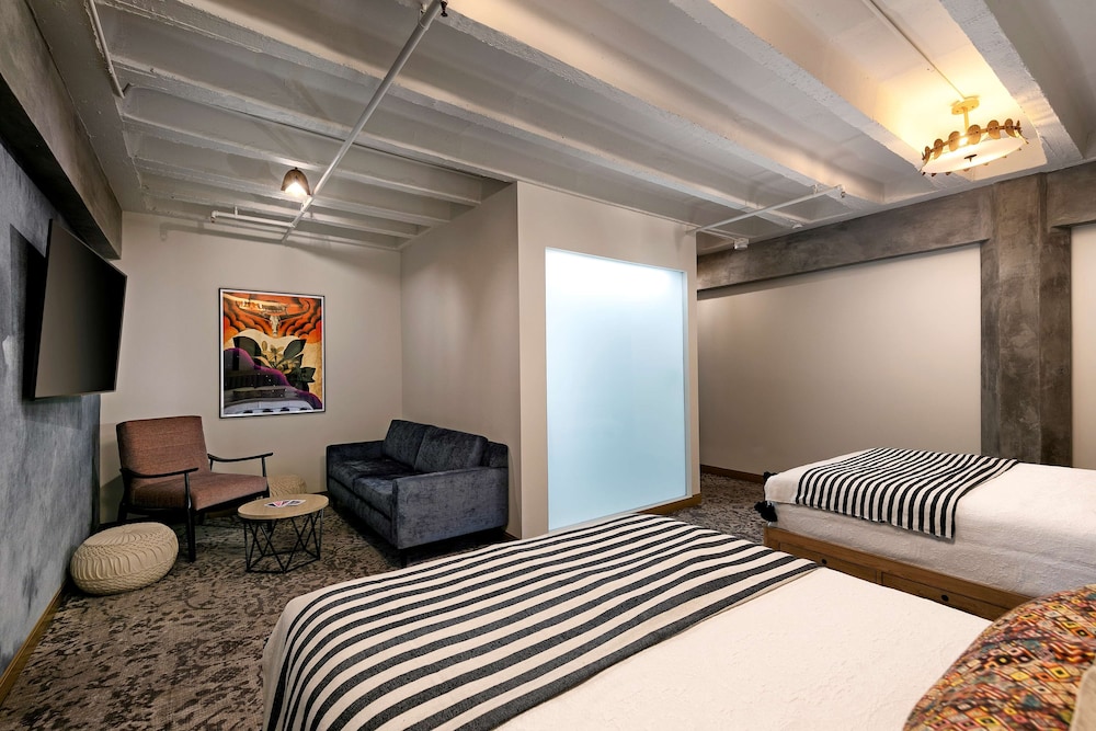 The Wayfarer Downtown LA, Tapestry Collection by Hilton — Hotel rooms in Los Angeles, California