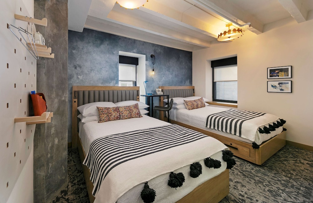 The Wayfarer Downtown LA, Tapestry Collection by Hilton — Hotel rooms in Los Angeles, California