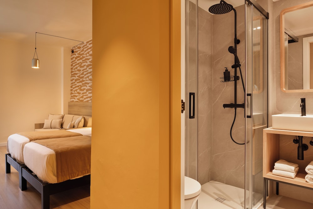 Hotel Eden Palma Playa — Hotel rooms in Playa de Palma, Balearic Islands
