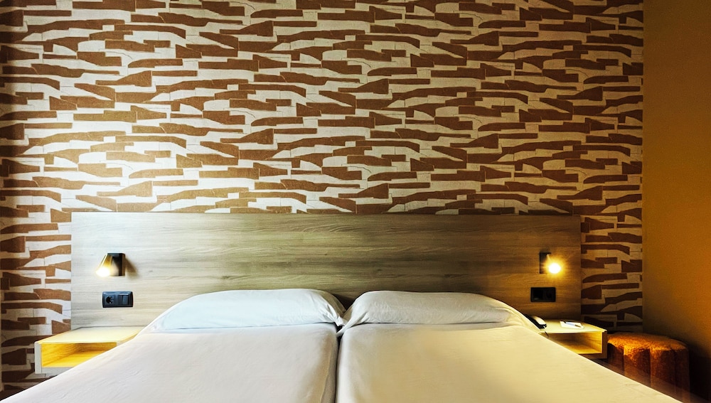 Hotel Eden Palma Playa — Hotel rooms in Playa de Palma, Balearic Islands