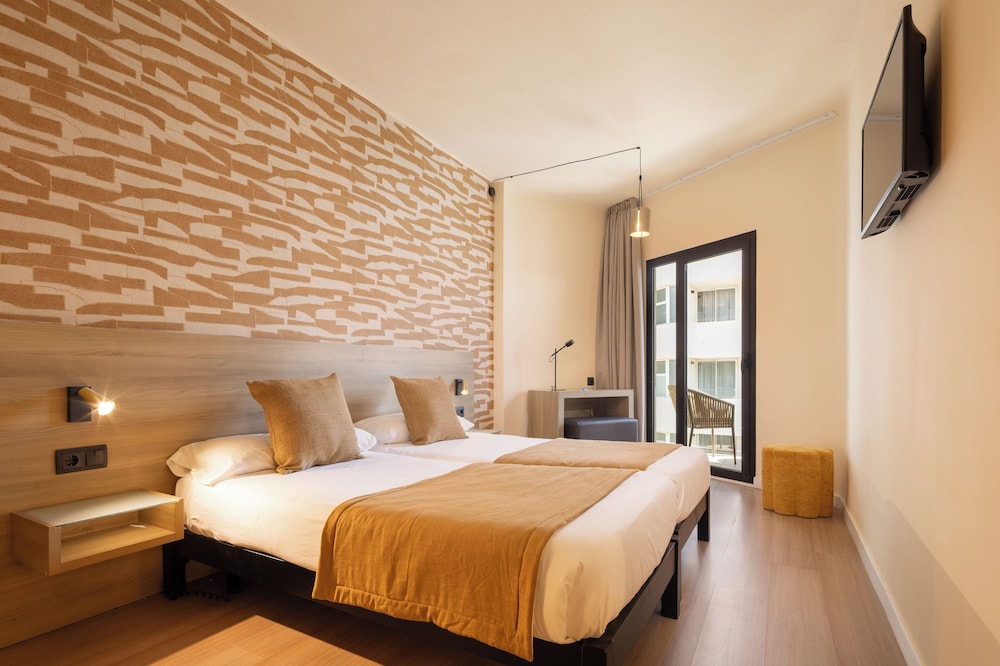 Hotel Eden Palma Playa — Hotel rooms in Playa de Palma, Balearic Islands