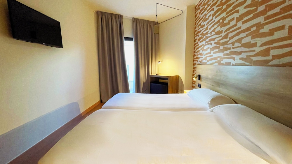 Hotel Eden Palma Playa — Hotel rooms in Playa de Palma, Balearic Islands