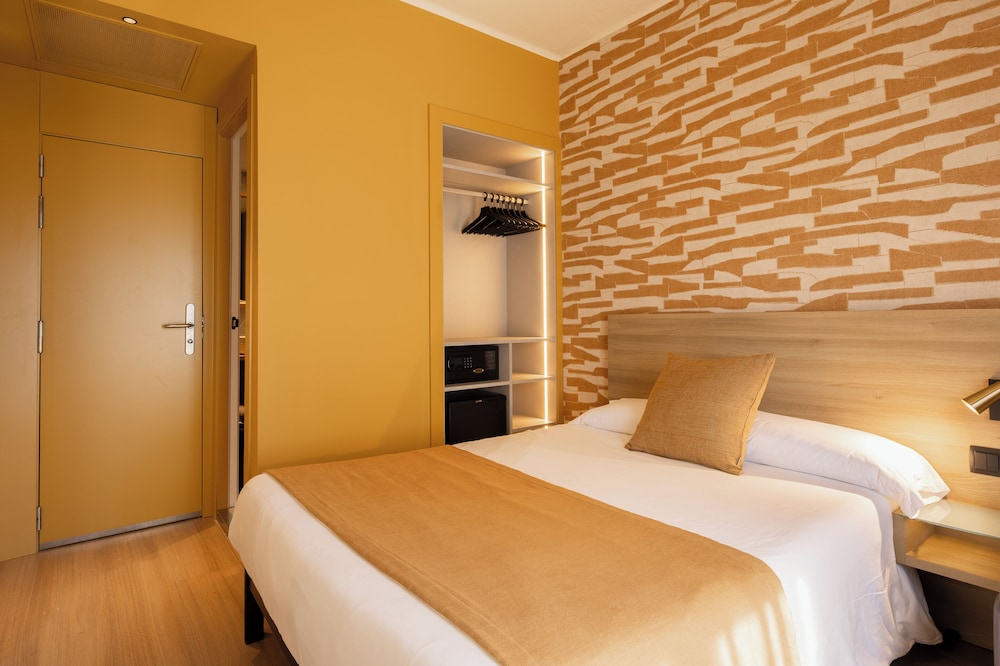 Hotel Eden Palma Playa — Hotel rooms in Playa de Palma, Balearic Islands