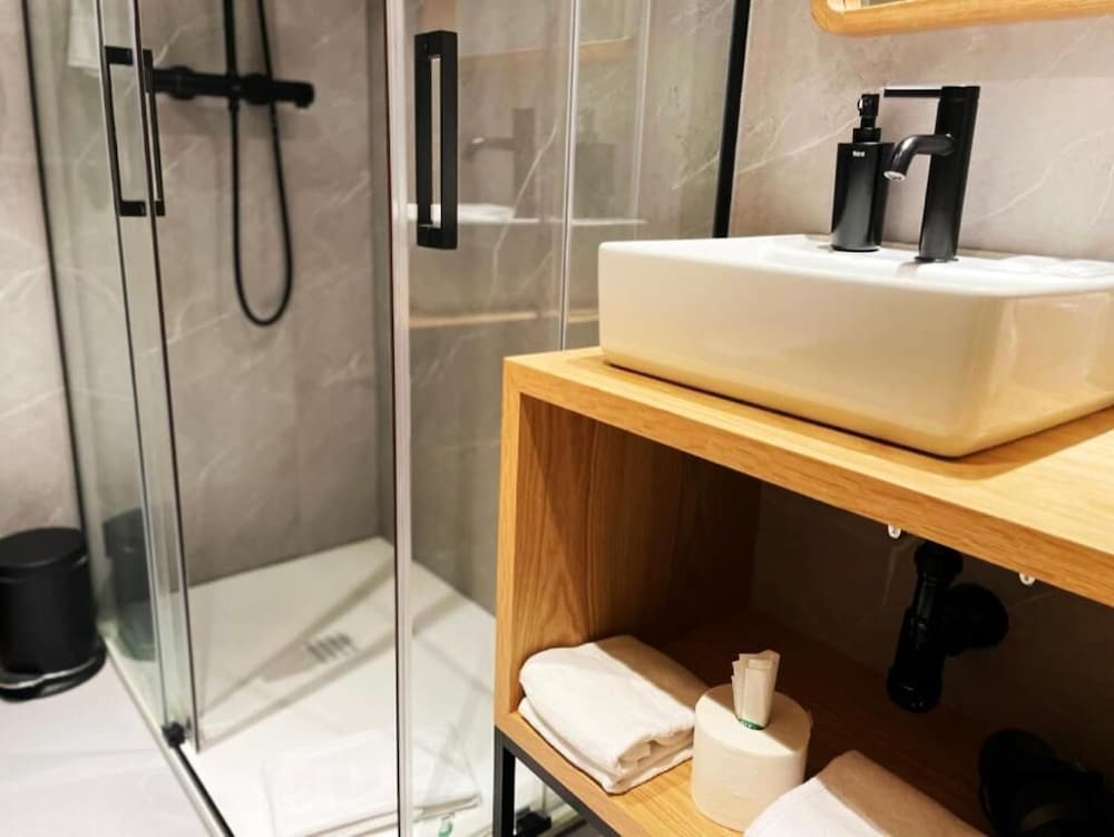 Hotel Eden Palma Playa — Hotel rooms in Playa de Palma, Balearic Islands