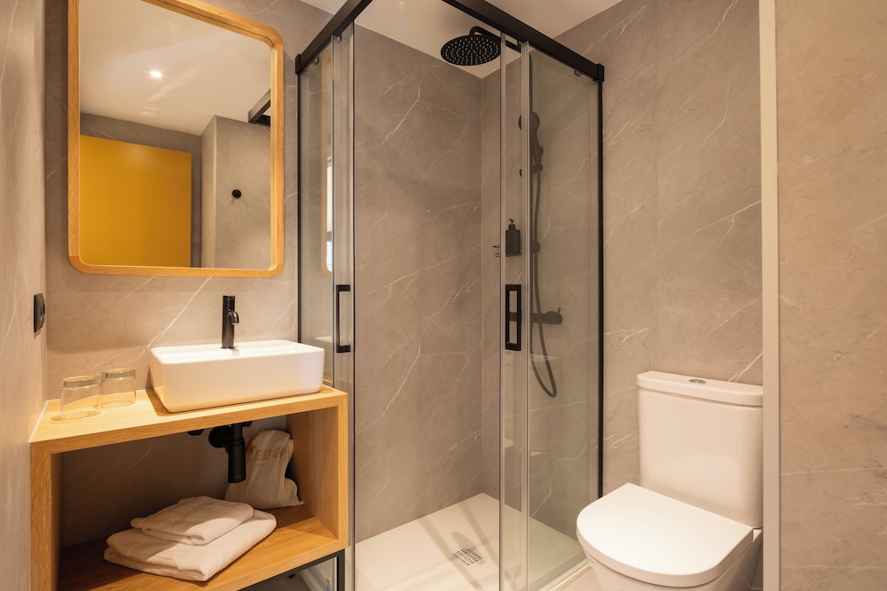 Hotel Eden Palma Playa — Hotel rooms in Playa de Palma, Balearic Islands