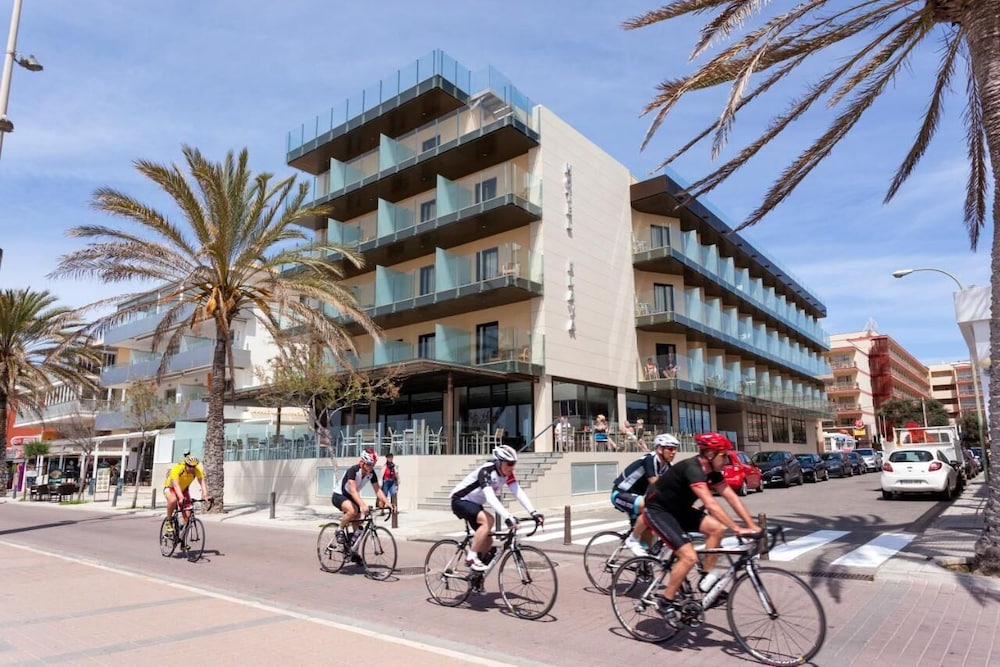 Hotel Eden Palma Playa — Hotel building in Playa de Palma, Balearic Islands