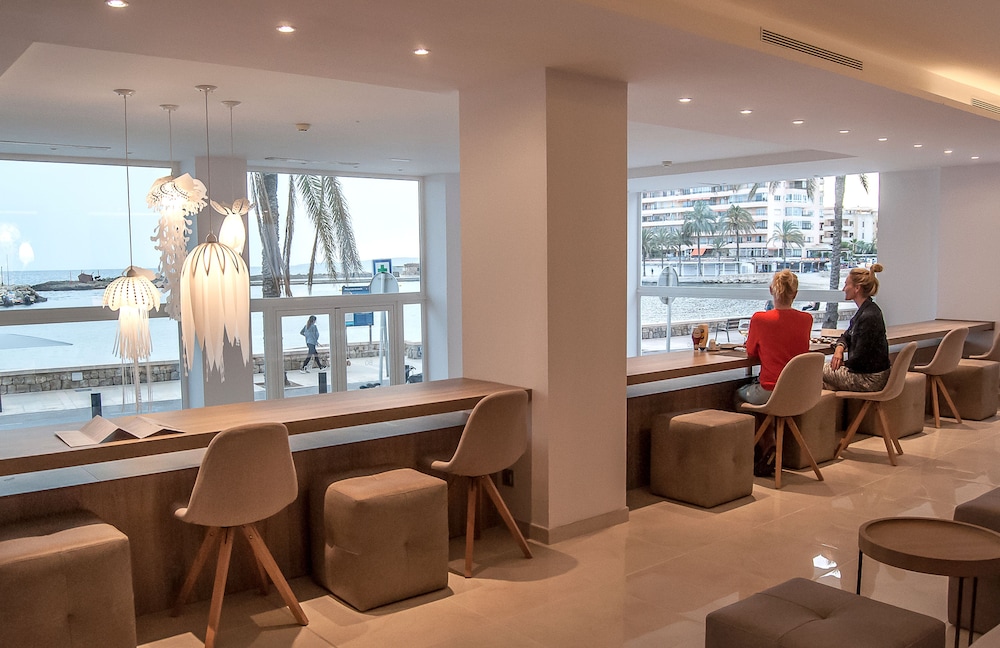 BQ Aguamarina Boutique Hotel — Restaurant & bars in Playa de Palma, Balearic Islands