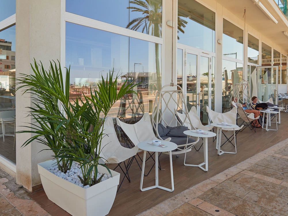 BQ Aguamarina Boutique Hotel — Restaurant & bars in Playa de Palma, Balearic Islands