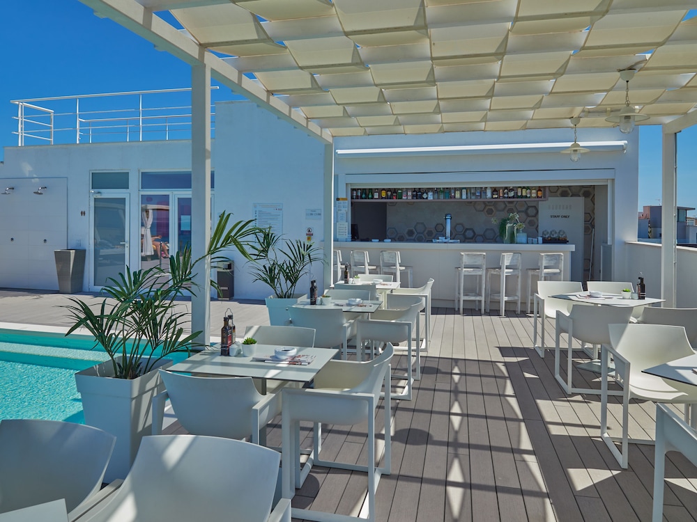 BQ Aguamarina Boutique Hotel — Restaurant & bars in Playa de Palma, Balearic Islands