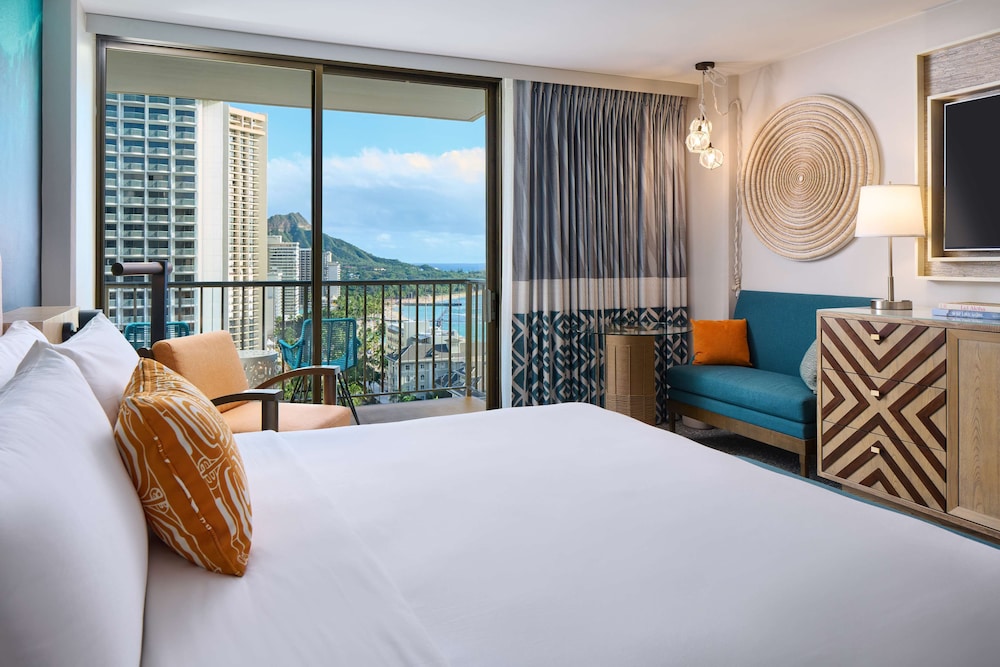 OUTRIGGER Waikiki Beachcomber Hotel — Hotel rooms in Honolulu, Hawaii