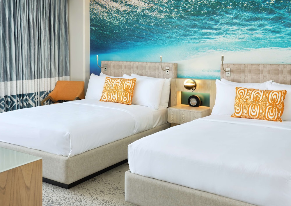 OUTRIGGER Waikiki Beachcomber Hotel — Hotel rooms in Honolulu, Hawaii