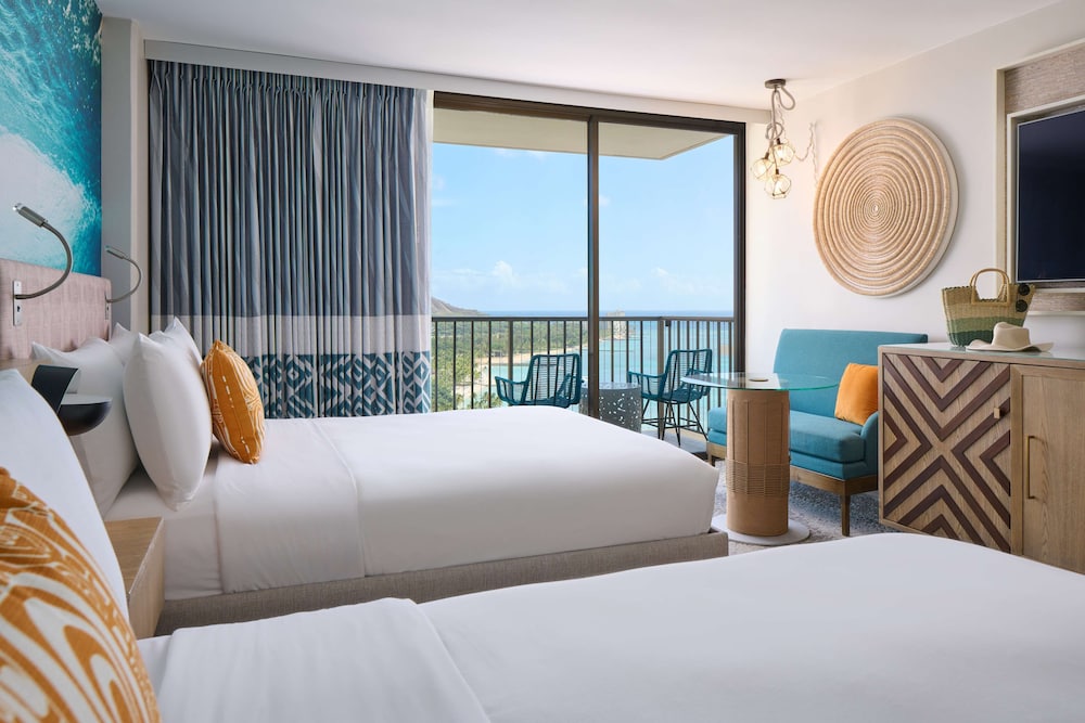 OUTRIGGER Waikiki Beachcomber Hotel — Hotel rooms in Honolulu, Hawaii