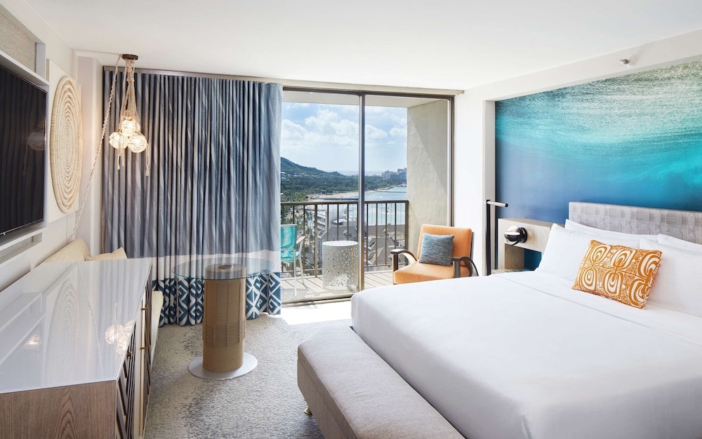 OUTRIGGER Waikiki Beachcomber Hotel — Hotel rooms in Honolulu, Hawaii
