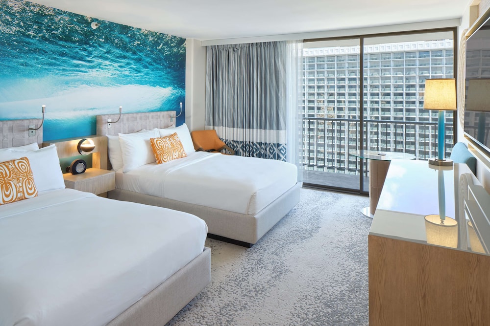OUTRIGGER Waikiki Beachcomber Hotel — Hotel rooms in Honolulu, Hawaii
