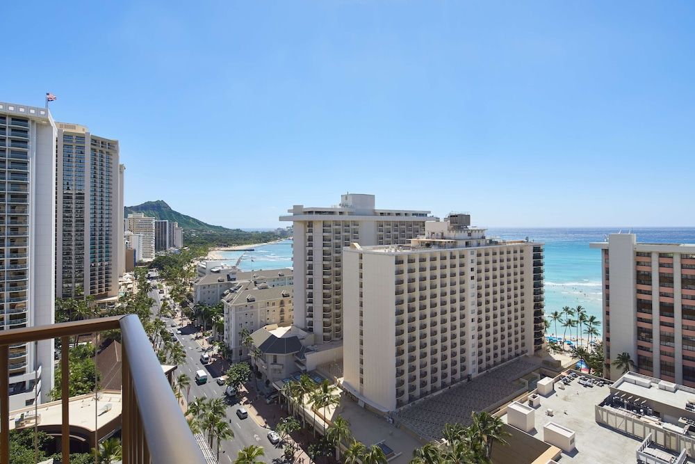 OUTRIGGER Waikiki Beachcomber Hotel image