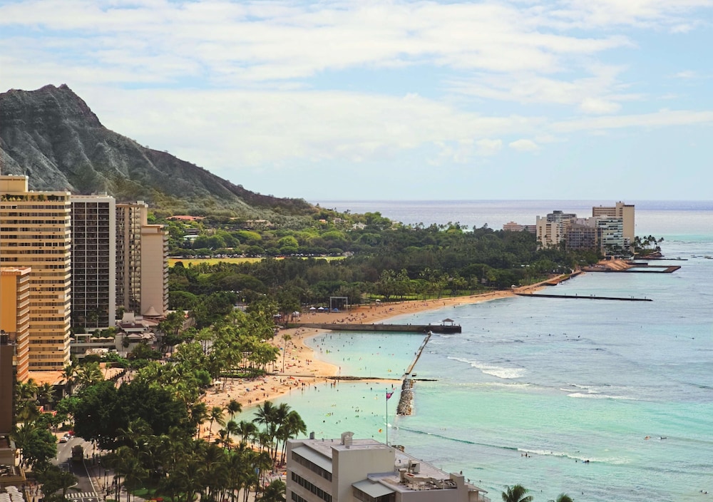 OUTRIGGER Waikiki Beachcomber Hotel — Attractions in the area in Honolulu, Hawaii