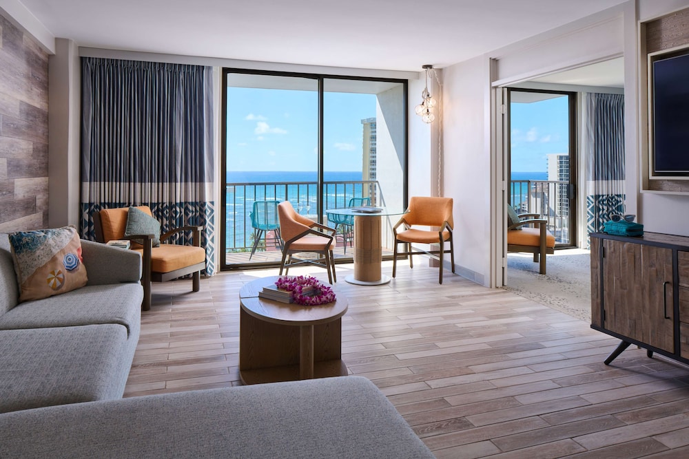 OUTRIGGER Waikiki Beachcomber Hotel — Hotel rooms in Honolulu, Hawaii
