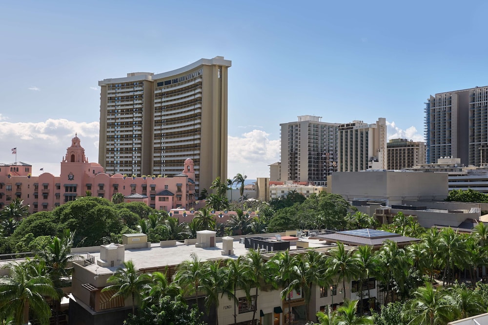 OUTRIGGER Waikiki Beachcomber Hotel — Hotel building in Honolulu, Hawaii