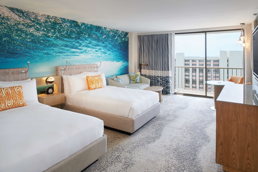 OUTRIGGER Waikiki Beachcomber Hotel — Hotel rooms in Honolulu, Hawaii