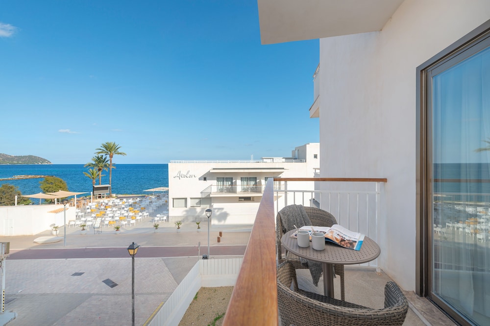 Hotel Atolon & Kaafu Beach Club — Hotel rooms in Cala Bona, Balearic Islands
