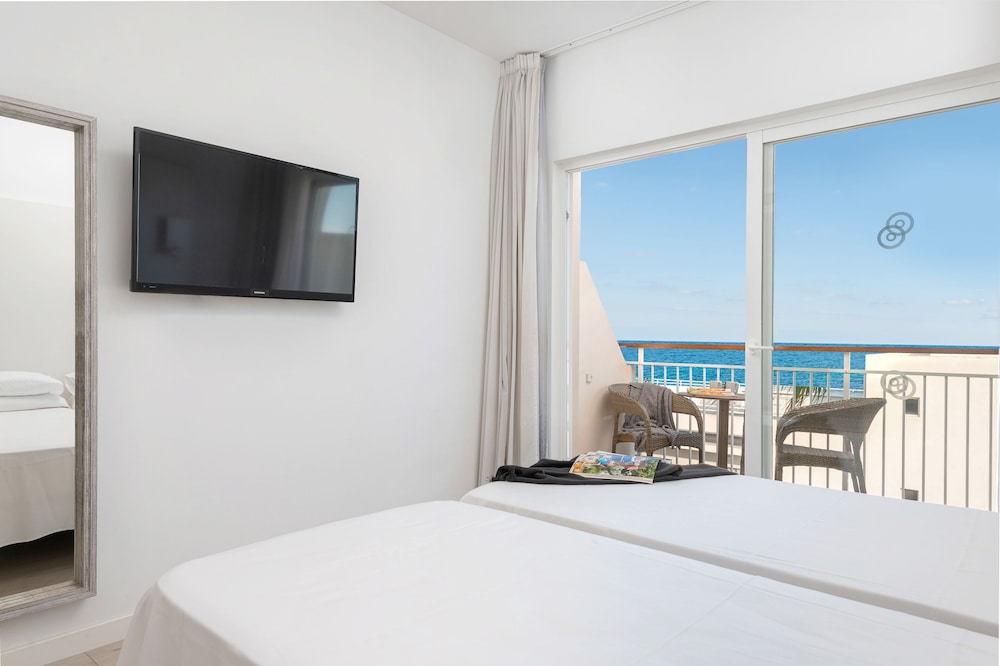Hotel Atolon & Kaafu Beach Club — Hotel rooms in Cala Bona, Balearic Islands